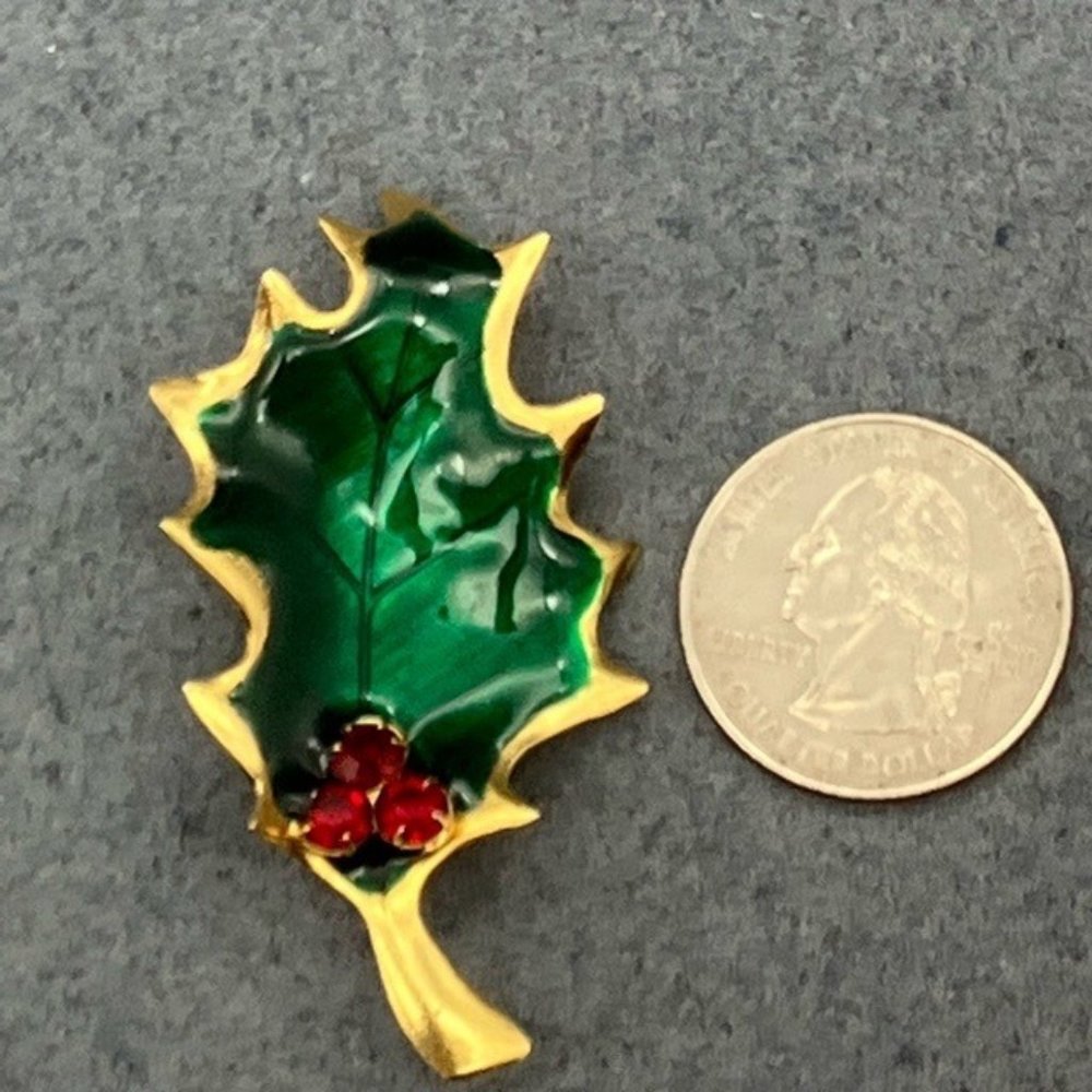 Christmas Pin Brooch Holly Leaf Berries Gold Green Enamel Red Rhinestone Retro